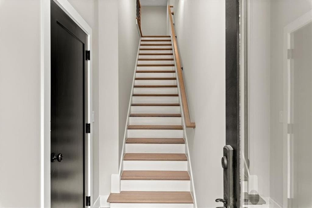 3 bedroom, 4 bathroom, 1,981 sq ft townhouse for sale at 2333 Mason Drive D26, Atlanta, GA 30316 — photo 5