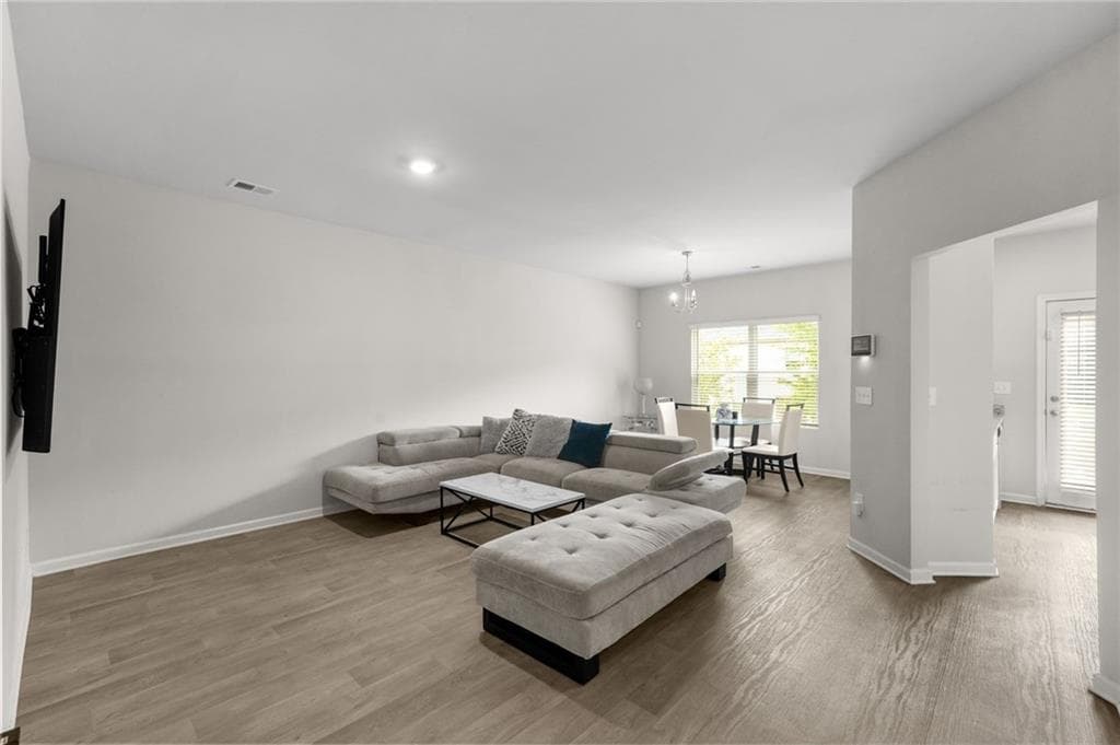 3 bedroom, 3 bathroom, 1,728 sq ft townhouse for sale at 6907 Rogers Point, Lithonia, GA 30058 — photo 6