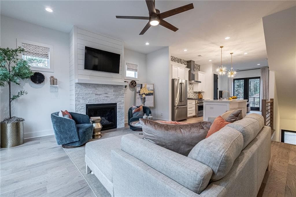 3 bedroom, 4 bathroom, 2,080 sq ft townhouse for sale at 2323 Mason Drive D21, Atlanta, GA 30316 — photo 3