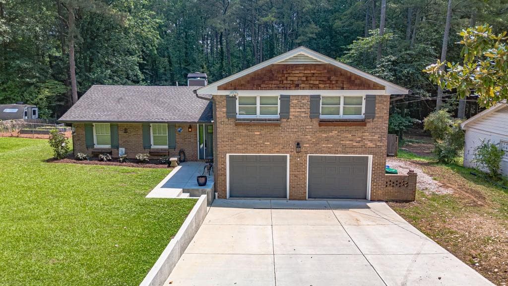 5 bedroom, 3 bathroom, 2,163 sq ft single family residence sold at 4456 Lake Ivanhoe Drive, Tucker, GA 30084