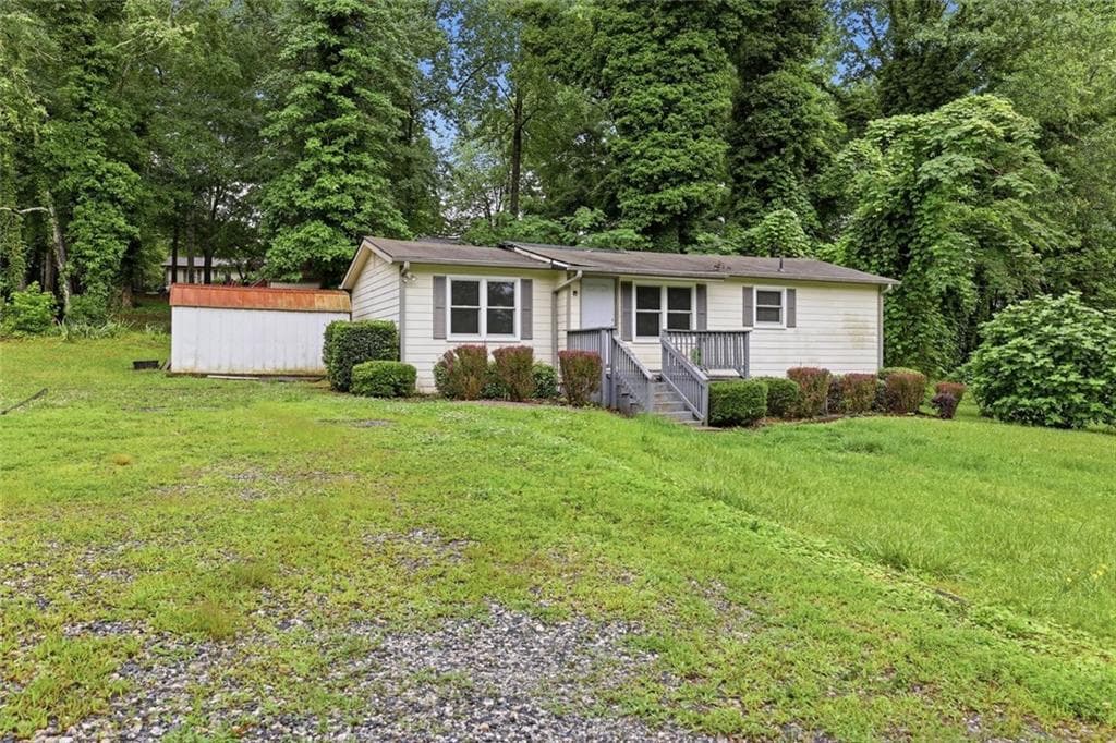 2 bedroom, 2 bathroom, 900 sq ft single family residence for sale at 543 Hwy 53, Dawsonville, GA 30534 — photo 2
