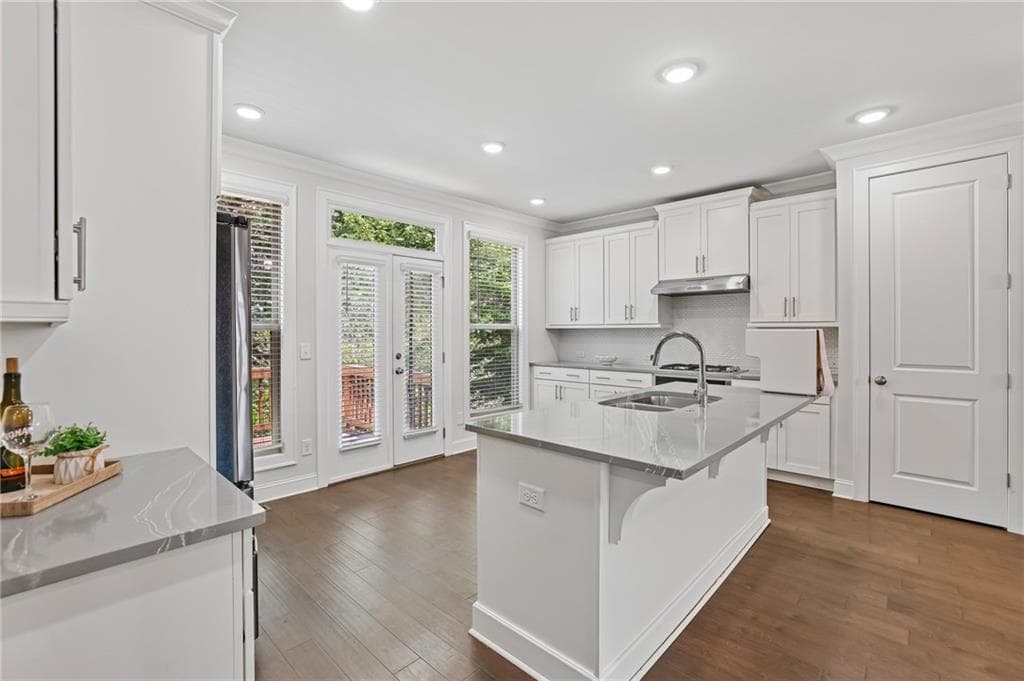 4 bedroom, 4 bathroom, 2,363 sq ft townhouse for sale at 7938 Laurel Crest Drive, Suwanee, GA 30024 — photo 9