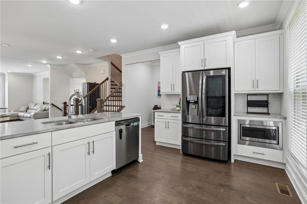 4 bedroom, 4 bathroom, 2,363 sq ft townhouse for sale at 7938 Laurel Crest Drive, Suwanee, GA 30024 — photo 10