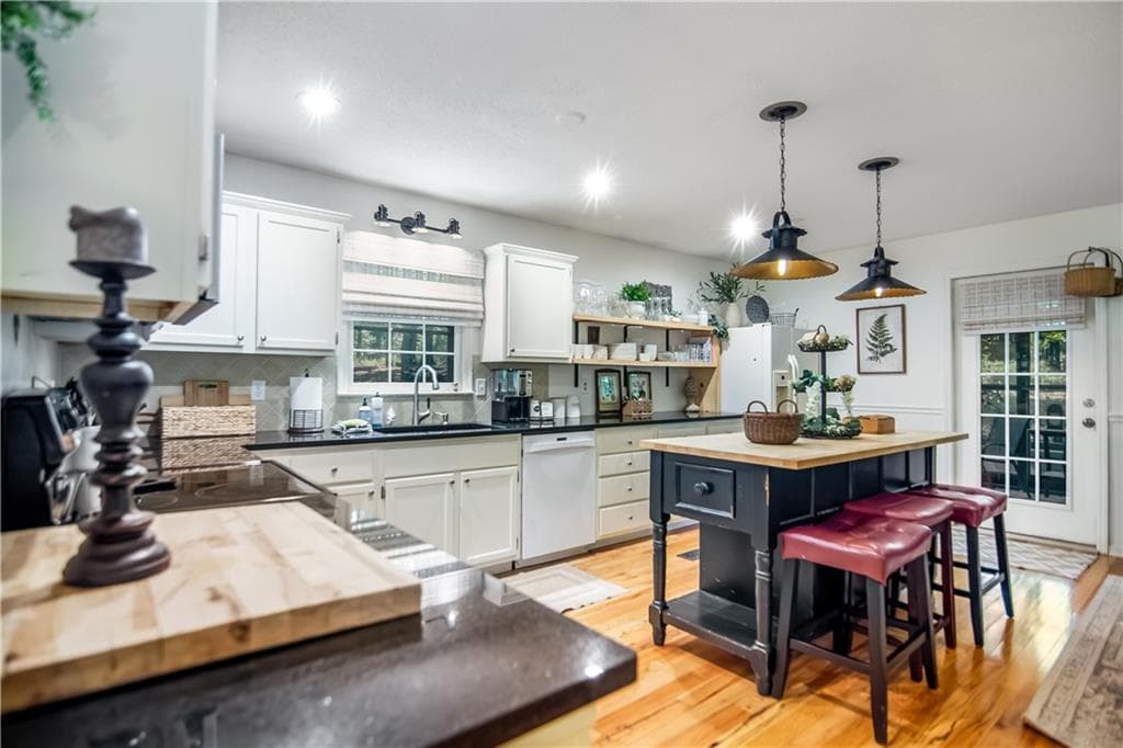 3 bedroom, 2 bathroom, 3,360 sq ft single family residence for sale at 480 Pasha Drive, Ellijay, GA 30540 — photo 5