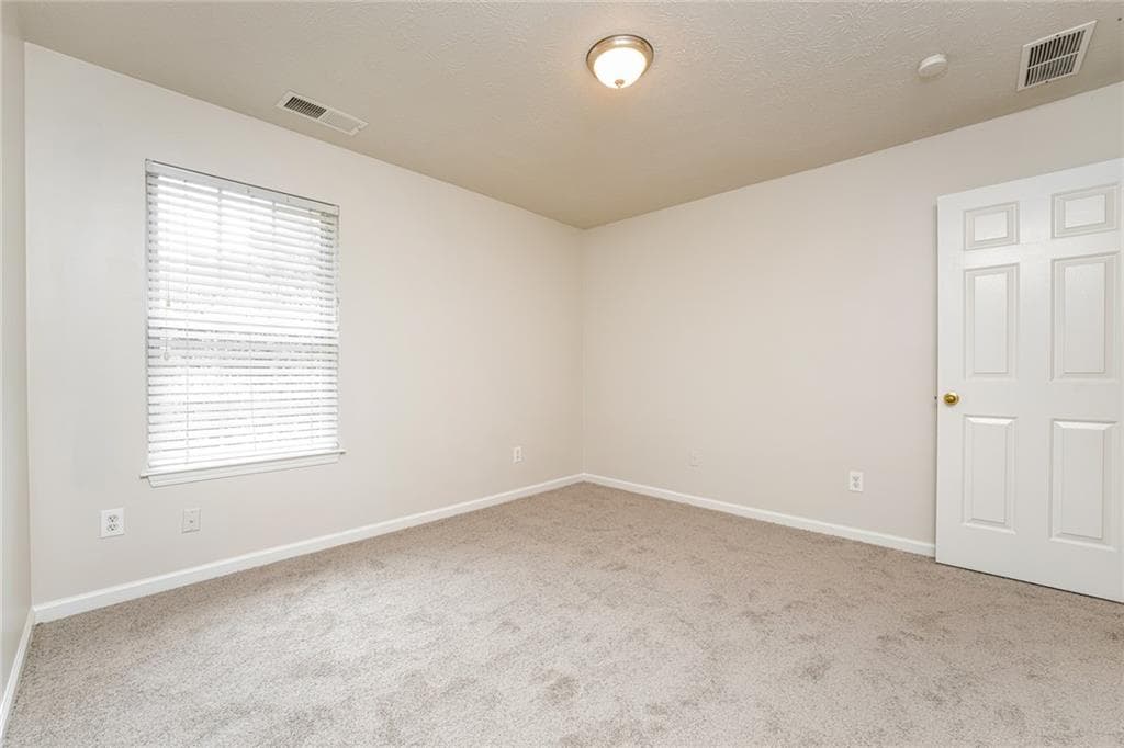 3 bedroom, 3 bathroom, 2,208 sq ft single family residence for sale at 827 Shadow Lake Drive, Lithonia, GA 30058 — photo 9