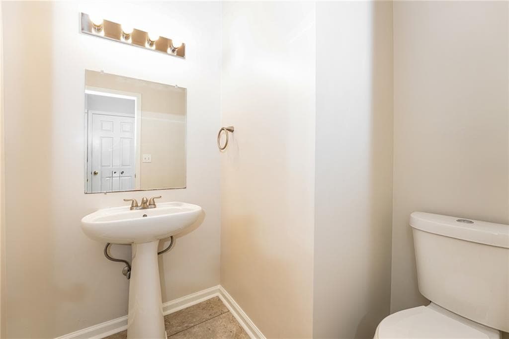 3 bedroom, 3 bathroom, 2,208 sq ft single family residence for sale at 827 Shadow Lake Drive, Lithonia, GA 30058 — photo 10