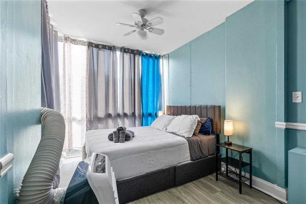 2 bedroom, 1 bathroom, 931 sq ft condominium for sale at 215 Piedmont Avenue 303, Atlanta, GA 30308 — photo 2