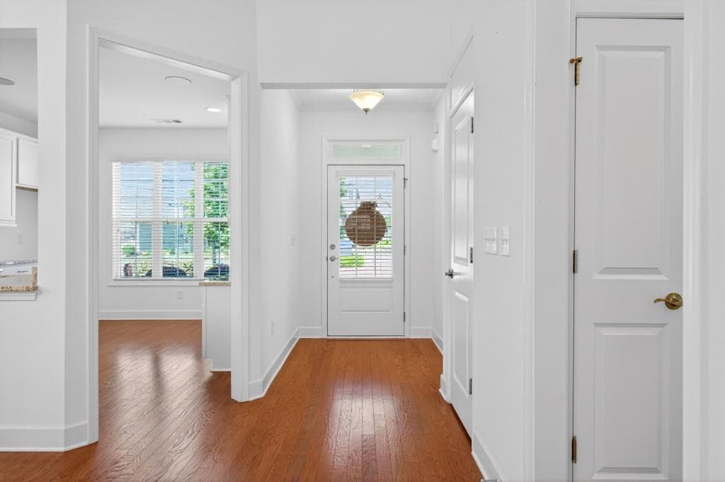 3 bedroom, 3 bathroom, 2,014 sq ft single family residence for sale at 3655 Cresswind Parkway, Gainesville, GA 30504 — photo 4