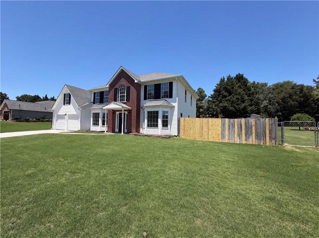 4 bedroom, 3 bathroom, 2,797 sq ft single family residence for sale at 2125 Rosewood Mill Court, Loganville, GA 30052 — photo 3