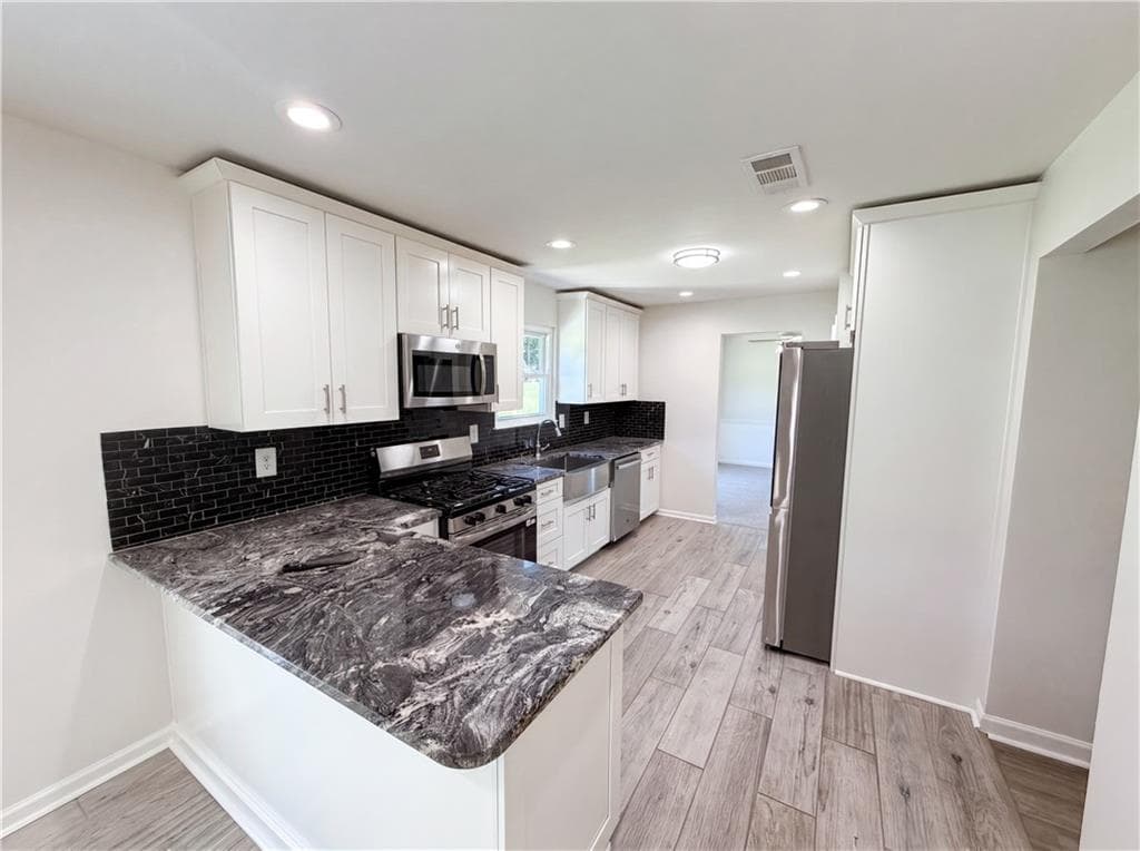 4 bedroom, 3 bathroom, 2,797 sq ft single family residence for sale at 2125 Rosewood Mill Court, Loganville, GA 30052 — photo 9