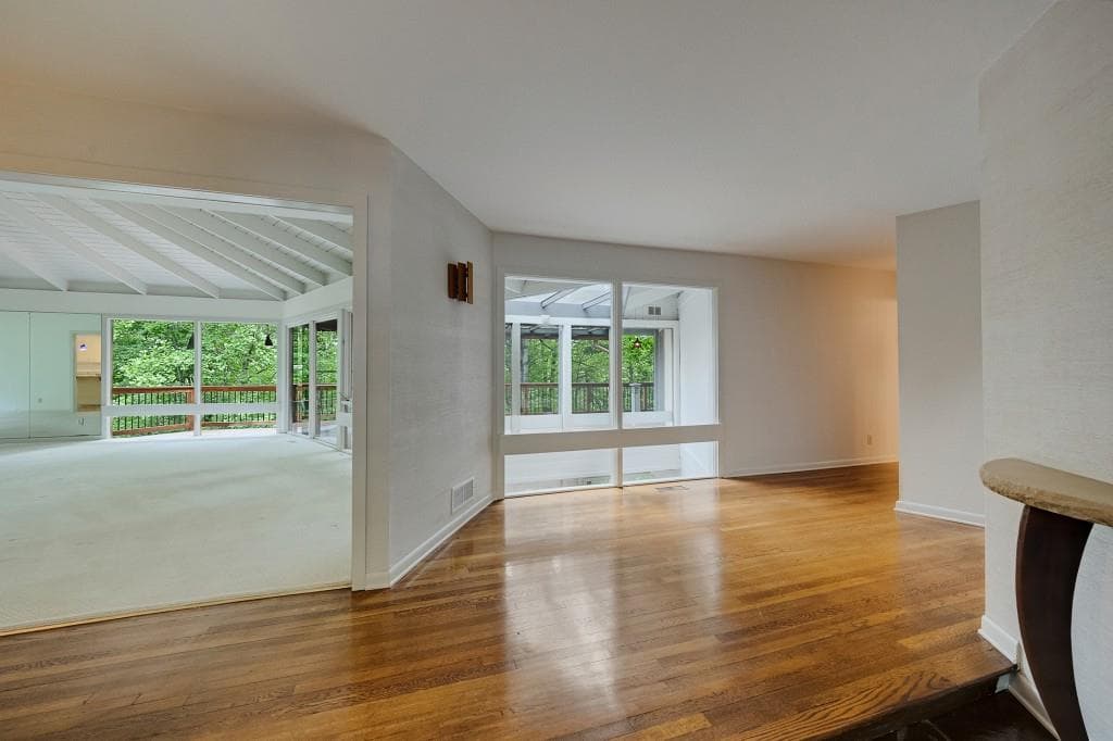 5 bedroom, 4 bathroom, 5,880 sq ft single family residence for rent at 130 Huntcliff Point, Sandy Springs, GA 30350 for $3,999 a month — photo 6