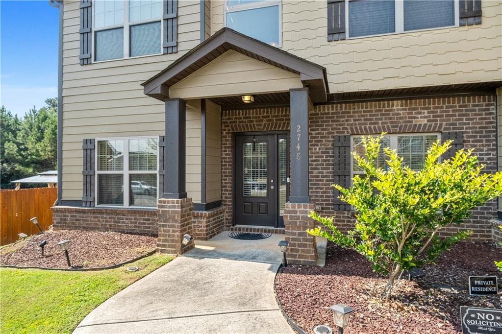 5 bedroom, 4 bathroom, 3,198 sq ft single family residence for sale at 2748 Village Park Drive, Ellenwood, GA 30294 — photo 3