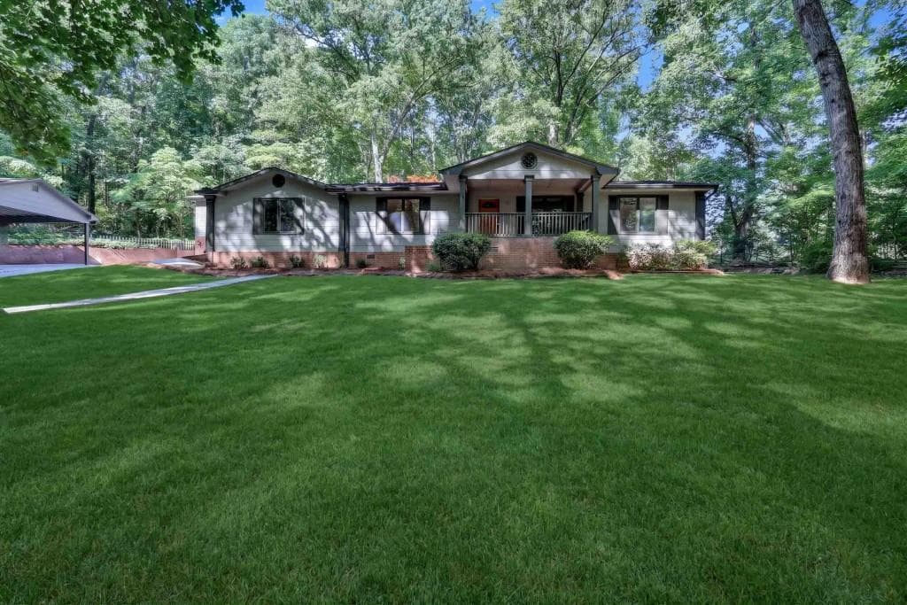 5 bedroom, 4 bathroom, 3,256 sq ft single family residence for sale at 4934 Shiloh Drive, Loganville, GA 30052 — photo 3
