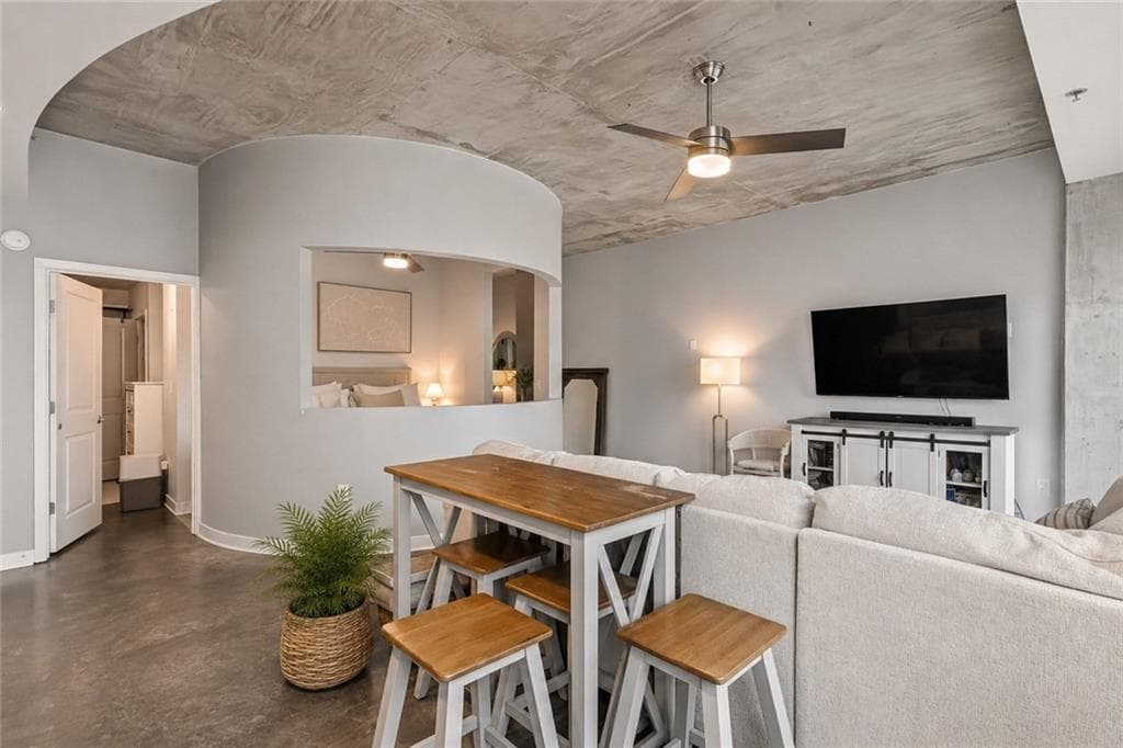 1 bedroom, 1 bathroom, 790 sq ft condominium for sale at 250 Pharr Road 804, Atlanta, GA 30305 — photo 4