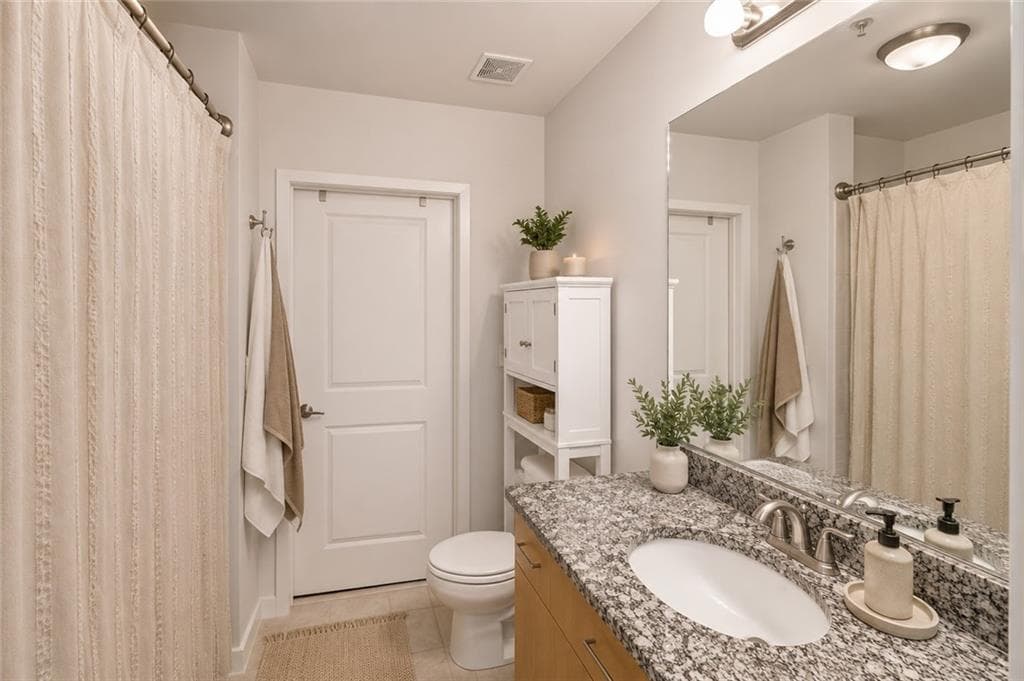 1 bedroom, 1 bathroom, 790 sq ft condominium for sale at 250 Pharr Road 804, Atlanta, GA 30305 — photo 6