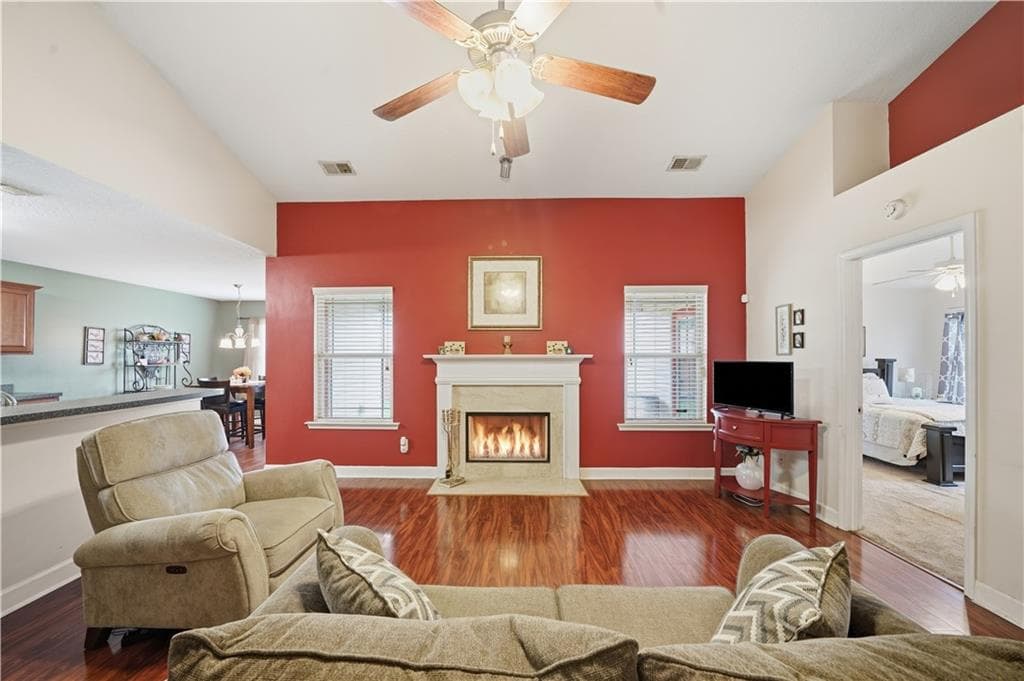 3 bedroom, 2 bathroom, 1,625 sq ft single family residence under contract at 4901 Summersun Drive, Morrow, GA 30260 — photo 7