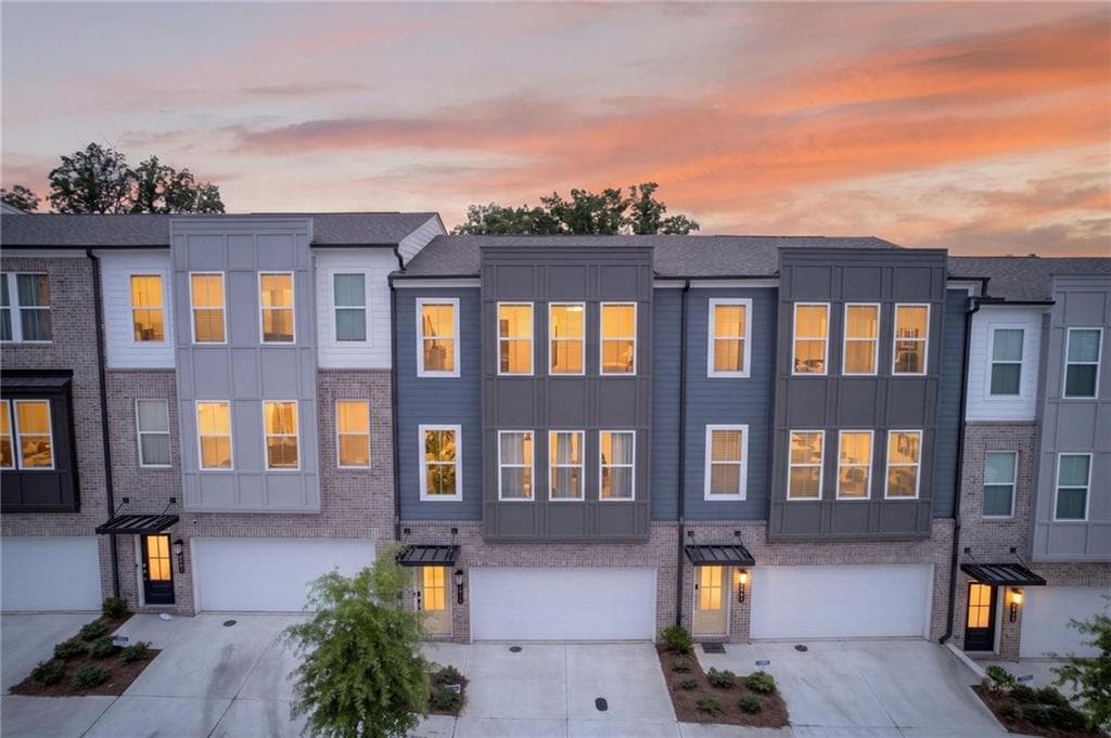 4 bedroom, 4 bathroom, 2,425 sq ft townhouse for rent at 1445 Creekside Circle, Atlanta, GA 30318 for $4,800 a month — photo 1 of 54