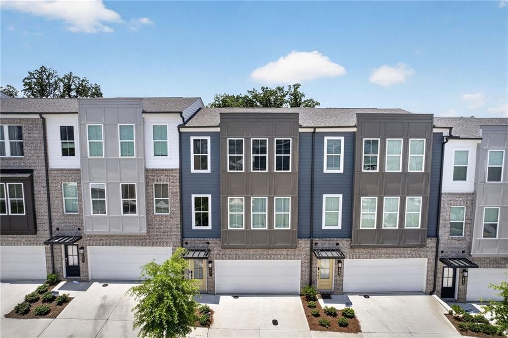 4 bedroom, 4 bathroom, 2,425 sq ft townhouse for rent at 1445 Creekside Circle, Atlanta, GA 30318 for $4,800 a month — photo 2