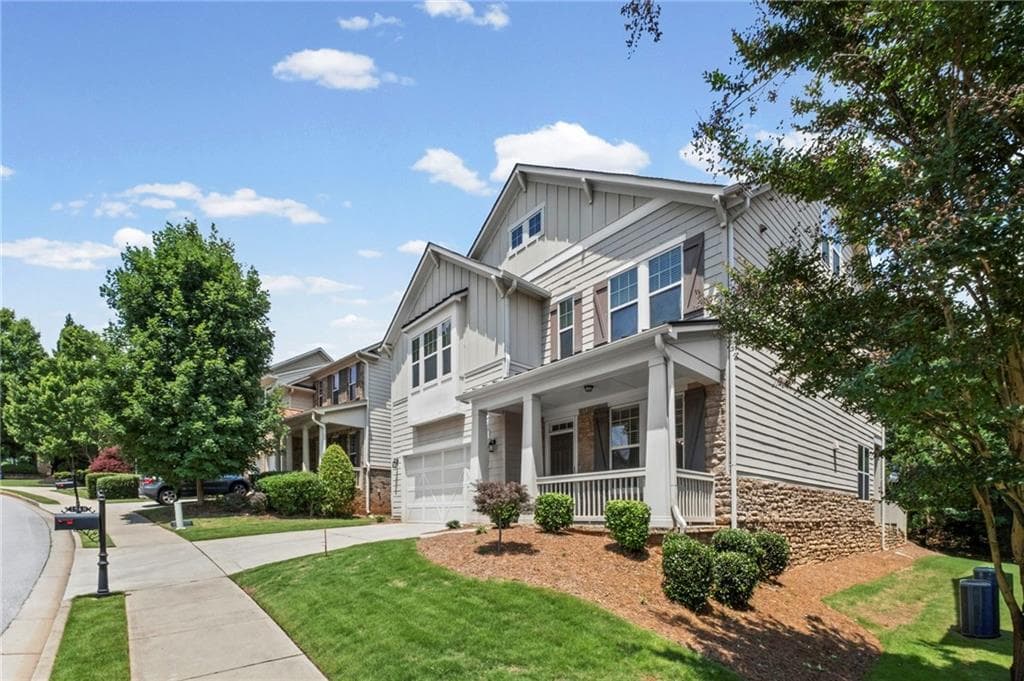 5 bedroom, 5 bathroom, 3,763 sq ft single family residence for sale at 1040 Krobot Way, Milton, GA 30004 — photo 3