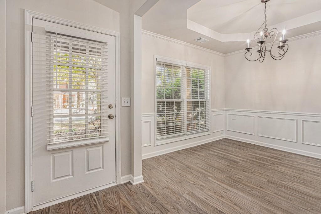 5 bedroom, 3 bathroom, 2,441 sq ft single family residence for sale at 4565 Evandale Way, Cumming, GA 30040 — photo 7
