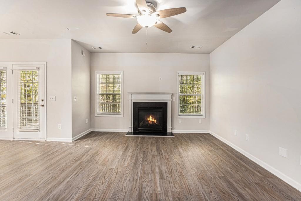 5 bedroom, 3 bathroom, 2,441 sq ft single family residence for sale at 4565 Evandale Way, Cumming, GA 30040 — photo 10