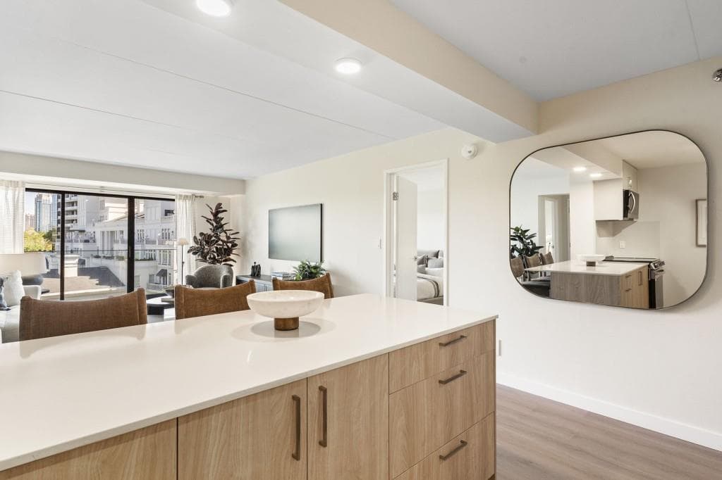 2 bedroom, 2 bathroom, 1,100 sq ft condominium under contract at 2460 Peachtree Road 1410, Atlanta, GA 30305 — photo 10