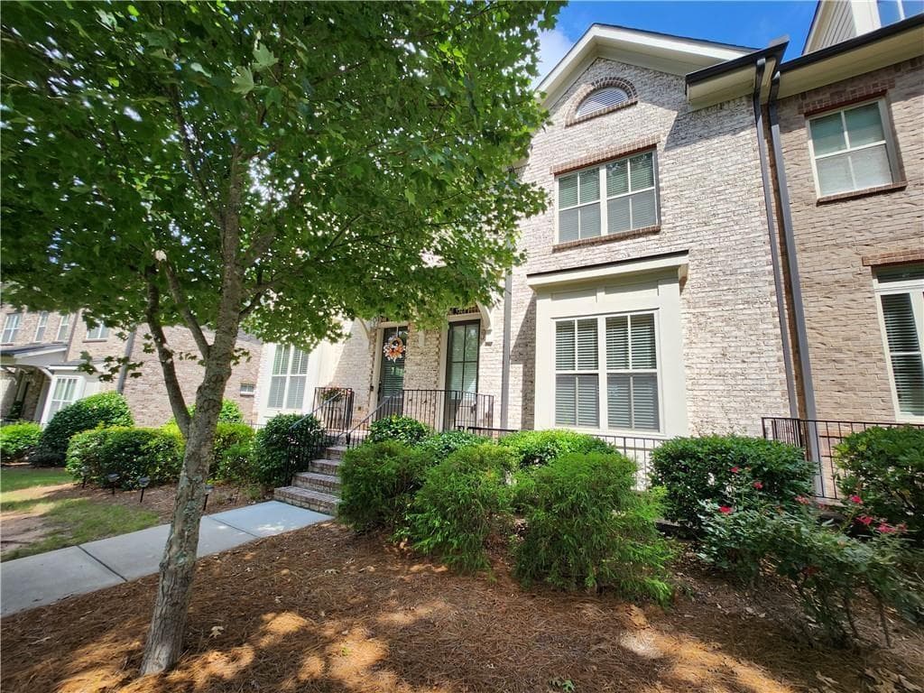 3 bedroom, 4 bathroom, 2,088 sq ft townhouse for rent at 1323 Faircrest Way, Suwanee, GA 30024 for $2,700 a month — photo 2