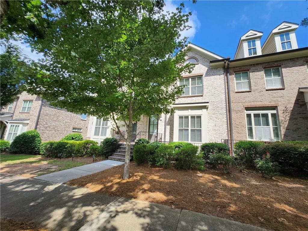 3 bedroom, 4 bathroom, 2,088 sq ft townhouse for rent at 1323 Faircrest Way, Suwanee, GA 30024 for $2,700 a month — photo 3