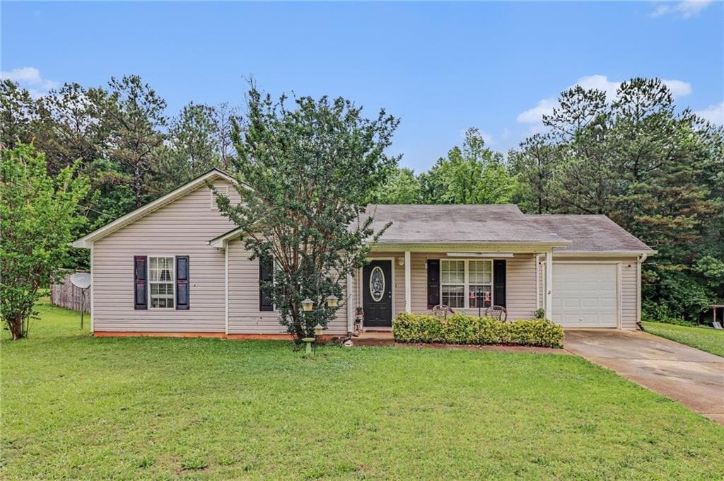 3 bedroom, 2 bathroom, 1,115 sq ft single family residence for sale at 341 Thorn Thicket Drive, Rockmart, GA 30153