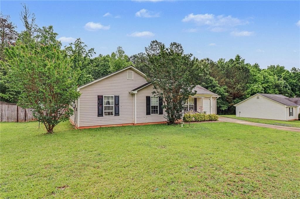 3 bedroom, 2 bathroom, 1,115 sq ft single family residence for sale at 341 Thorn Thicket Drive, Rockmart, GA 30153 — photo 2