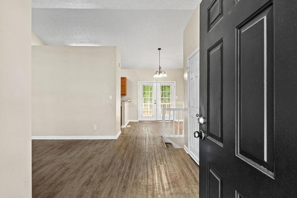 3 bedroom, 3 bathroom, 1,618 sq ft single family residence for sale at 118 Black Oak Court, Stockbridge, GA 30281 — photo 5
