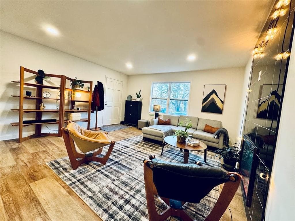 2 bedroom, 3 bathroom, 1,408 sq ft condominium for rent at 275 Winding River Road C, Atlanta, GA 30350 for $2,100 a month — photo 7