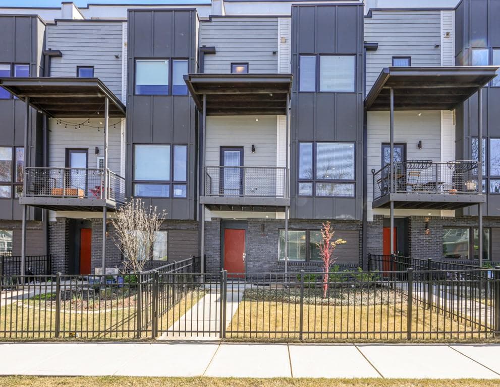 4 bedroom, 5 bathroom, 2,520 sq ft townhouse for rent at 1145 Kirkwood Avenue 14, Atlanta, GA 30316 for $3,800 a month — photo 1 of 52