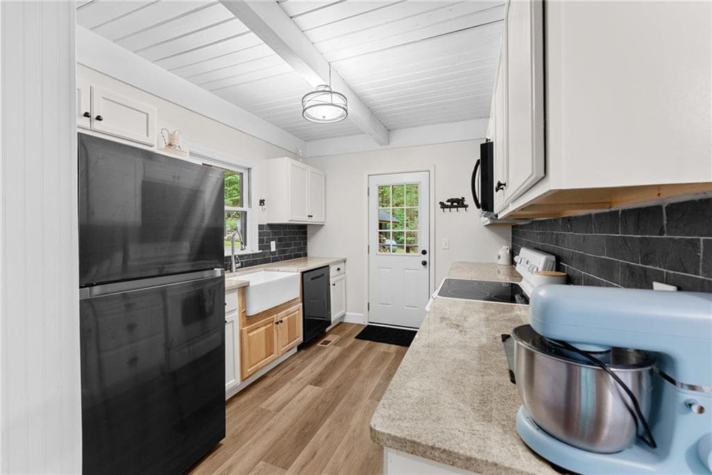2 bedroom, 2 bathroom, 1,300 sq ft single family residence for sale at 1130 Alpine Drive, Sautee Nacoochee, GA 30571 — photo 7