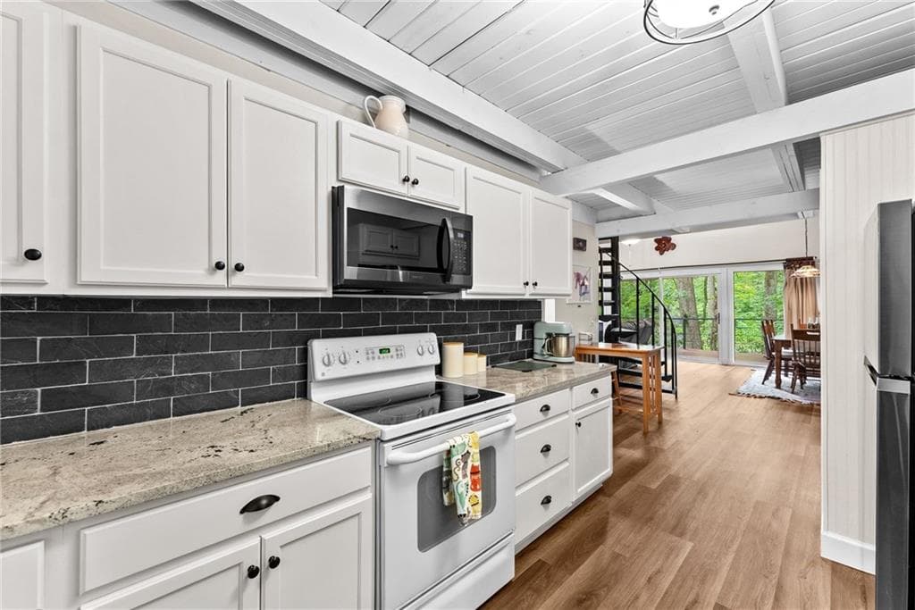 2 bedroom, 2 bathroom, 1,300 sq ft single family residence for sale at 1130 Alpine Drive, Sautee Nacoochee, GA 30571 — photo 9