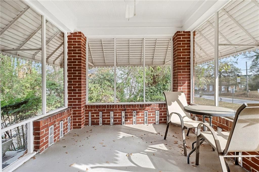 2 bedroom, 1 bathroom, 1,308 sq ft single family residence for sale at 109 Stockbridge Road, Jonesboro, GA 30236 — photo 5
