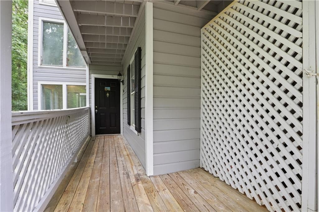 2 bedroom, 2 bathroom, 1,102 sq ft condominium for sale at 1201 Vicksburg Place, Atlanta, GA 30350 — photo 2