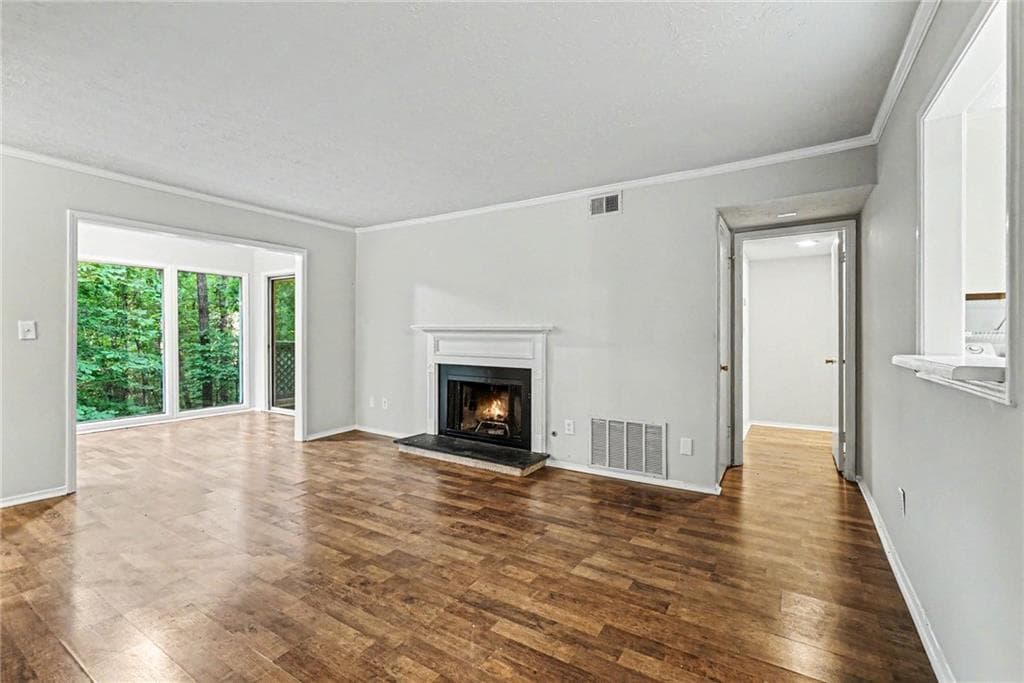 2 bedroom, 2 bathroom, 1,102 sq ft condominium for sale at 1201 Vicksburg Place, Atlanta, GA 30350 — photo 4