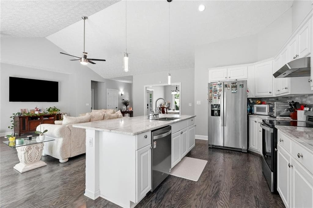 3 bedroom, 2 bathroom, 1,938 sq ft single family residence for sale at 5804 County Court, Buford, GA 30518 — photo 10