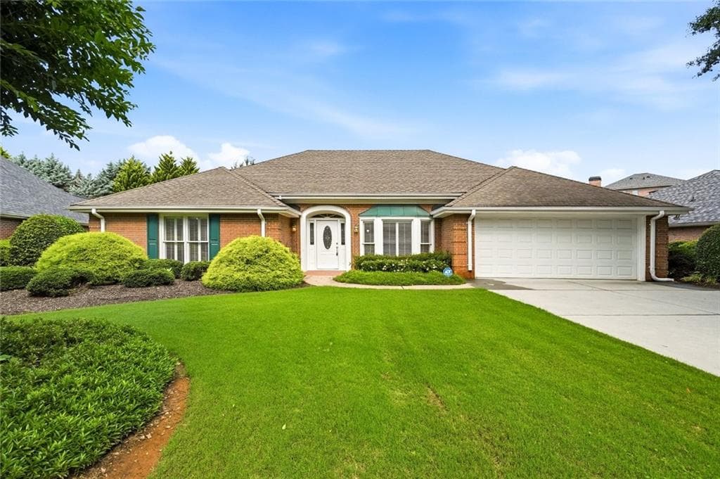 3 bedroom, 3 bathroom, 2,508 sq ft single family residence for rent at 330 Carybell Lane, Alpharetta, GA 30004 for $3,750 a month — photo 1 of 32