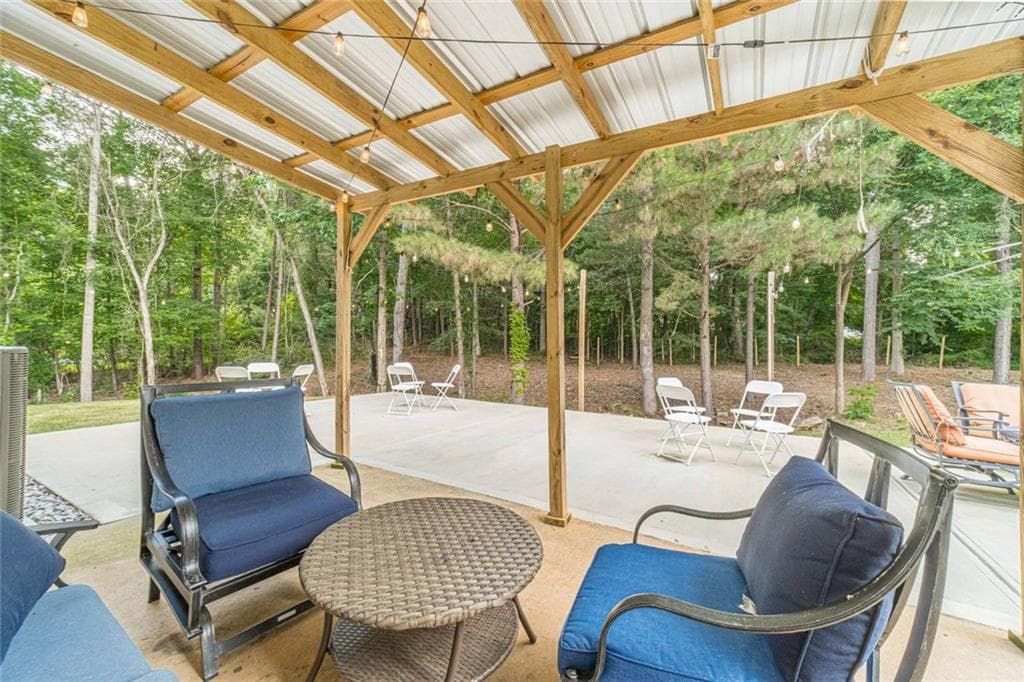 4 bedroom, 3 bathroom, 2,443 sq ft single family residence for sale at 207 Belmont Drive, Monroe, GA 30655 — photo 5