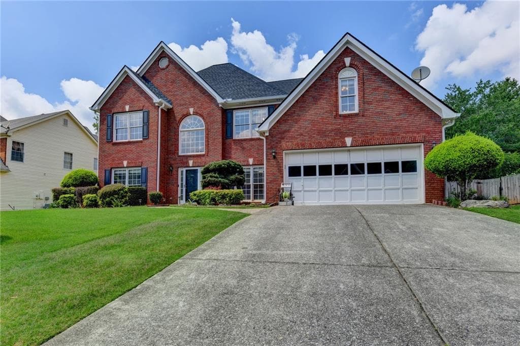 5 bedroom, 3 bathroom, 3,388 sq ft single family residence under contract at 4665 Allison Drive, Sugar Hill, GA 30518 — photo 2