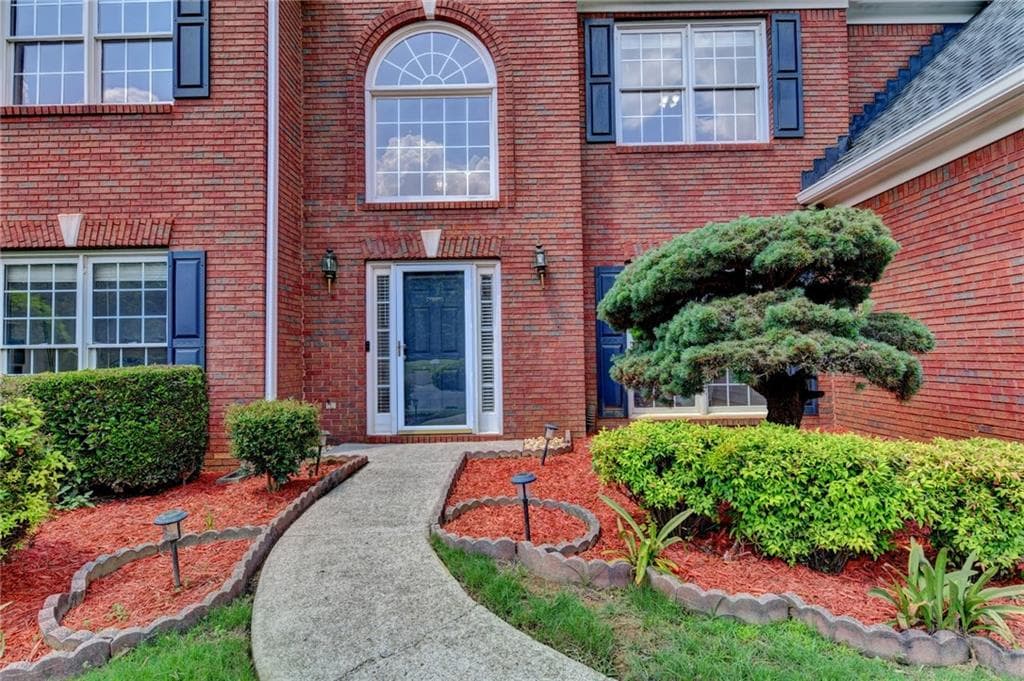 5 bedroom, 3 bathroom, 3,388 sq ft single family residence under contract at 4665 Allison Drive, Sugar Hill, GA 30518 — photo 4
