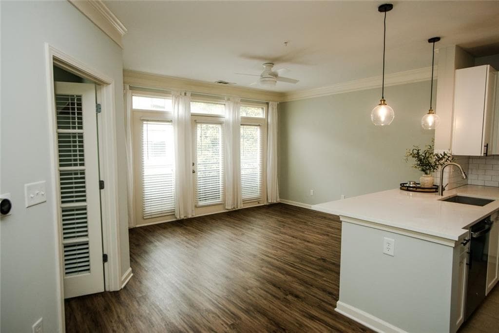 3 bedroom, 3 bathroom, 1,500 sq ft condominium for sale at 400 17th Street 1332, Atlanta, GA 30363 — photo 3