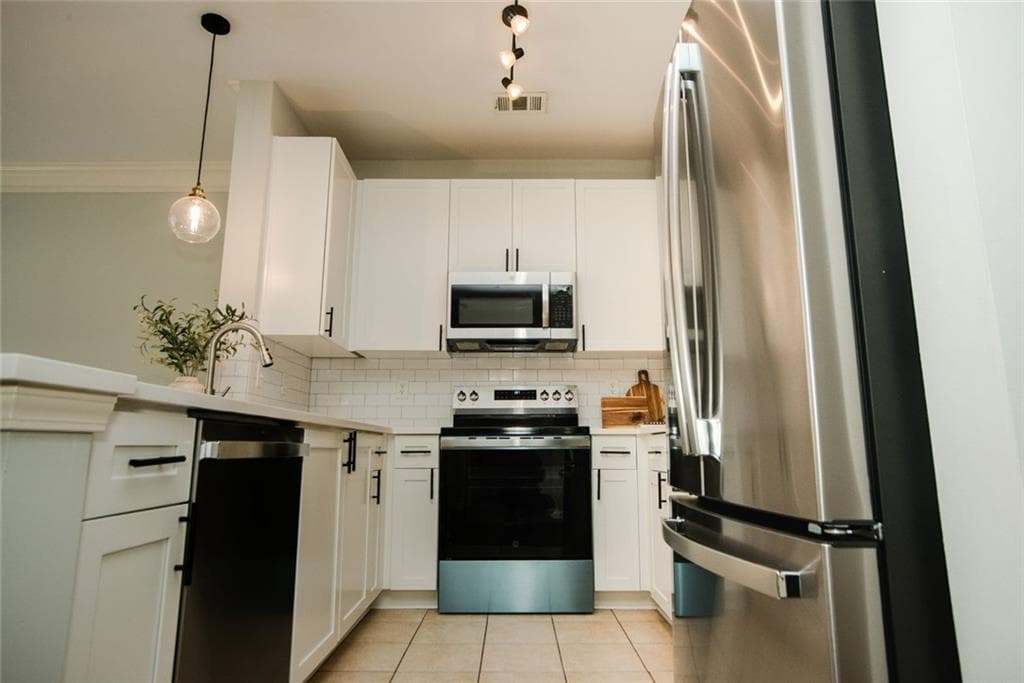 3 bedroom, 3 bathroom, 1,500 sq ft condominium for sale at 400 17th Street 1332, Atlanta, GA 30363 — photo 7