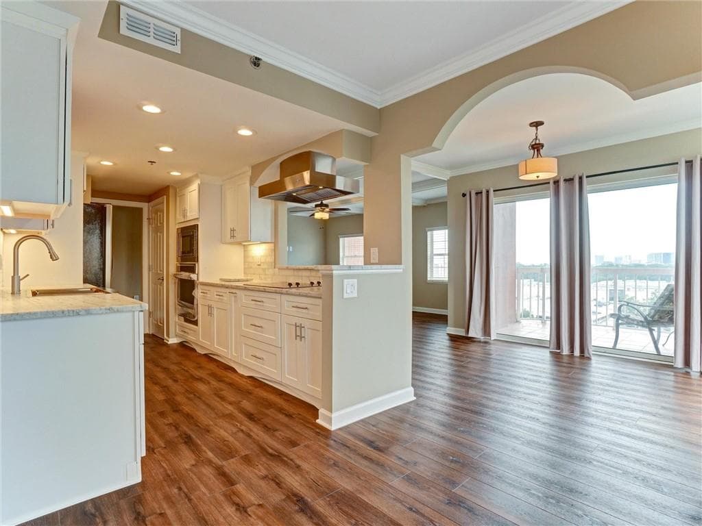 2 bedroom, 2 bathroom, 1,680 sq ft condominium for sale at 3435 Kingsboro Road 1601, Atlanta, GA 30326 — photo 10