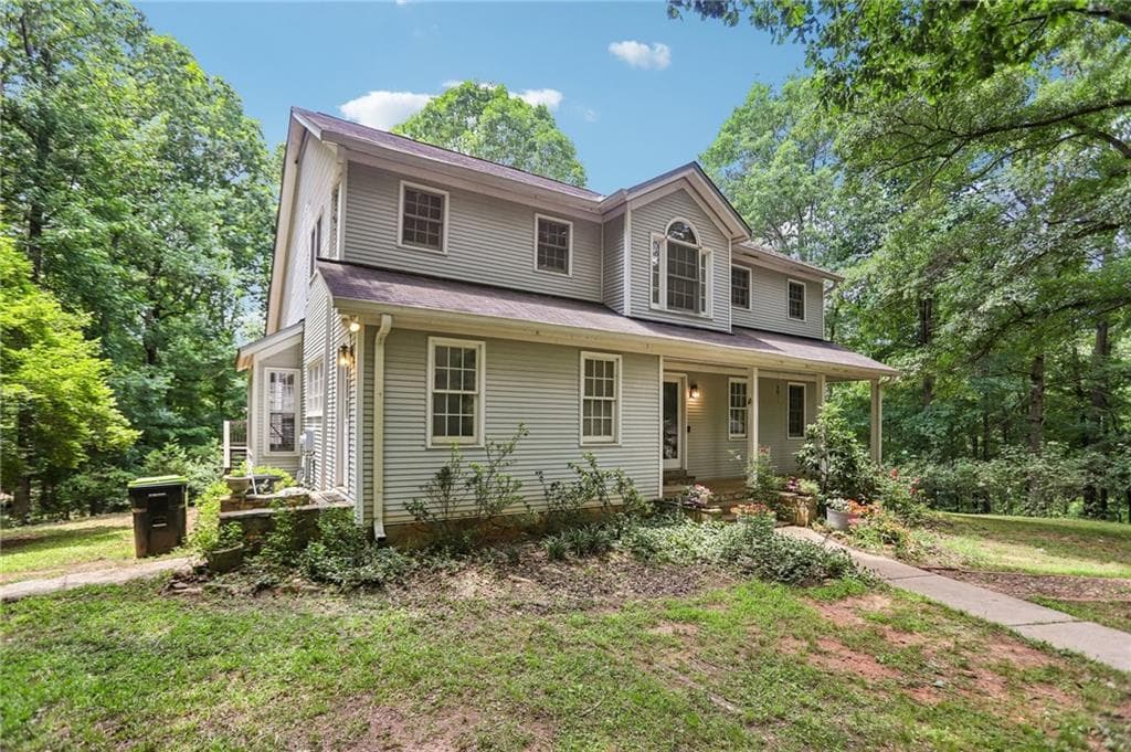 3 bedroom, 3 bathroom, 3,073 sq ft single family residence for sale at 1319 Crumbley Road, Mcdonough, GA 30252 — photo 2