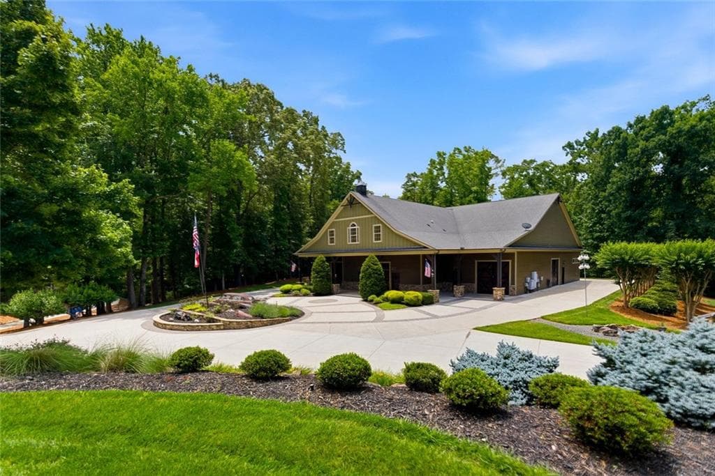 6 bedroom, 8 bathroom, 13,672 sq ft single family residence for sale at 5135 Howard Road, Cumming, GA 30040 — photo 9