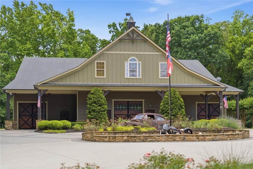 6 bedroom, 8 bathroom, 13,672 sq ft single family residence for sale at 5135 Howard Road, Cumming, GA 30040 — photo 10