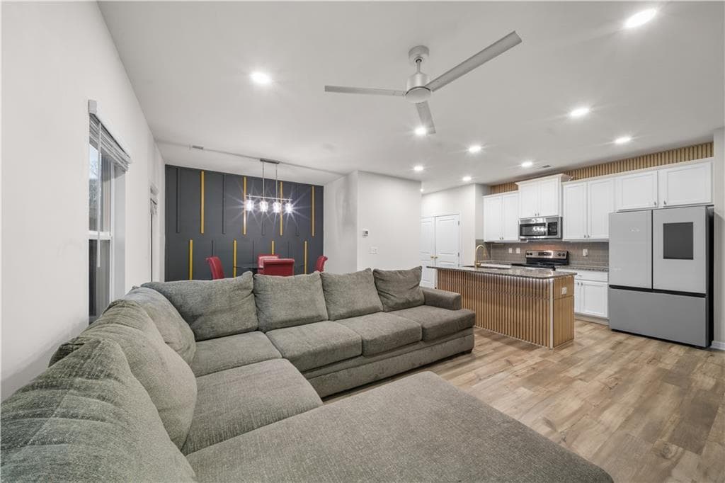 3 bedroom, 3 bathroom, 1,735 sq ft townhouse for sale at 32 Huntley Trace, Hoschton, GA 30548 — photo 3